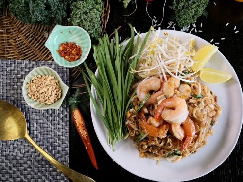 pad thai with shrimp and peanuts