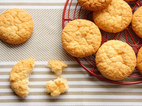 crumbly coconut cookies