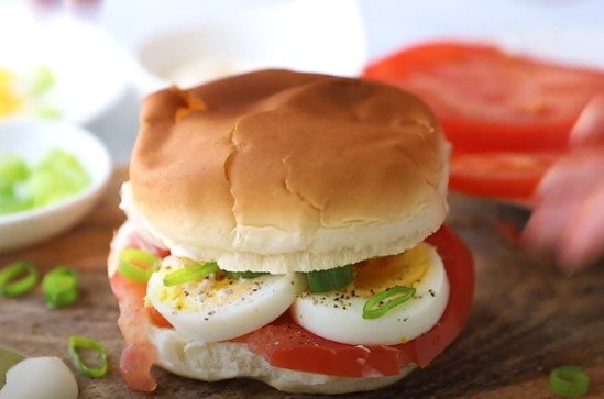 egg tomato and scallion sandwich recipe