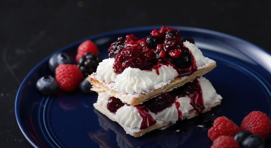 berry fool with black pepper recipe