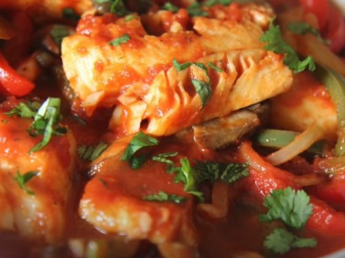 skillet fish fillet with tomatoes, white wine and capers recipe