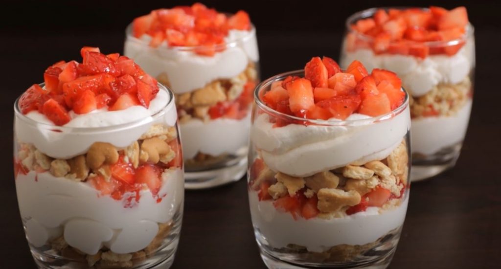 frozen strawberries and cream dessert recipe