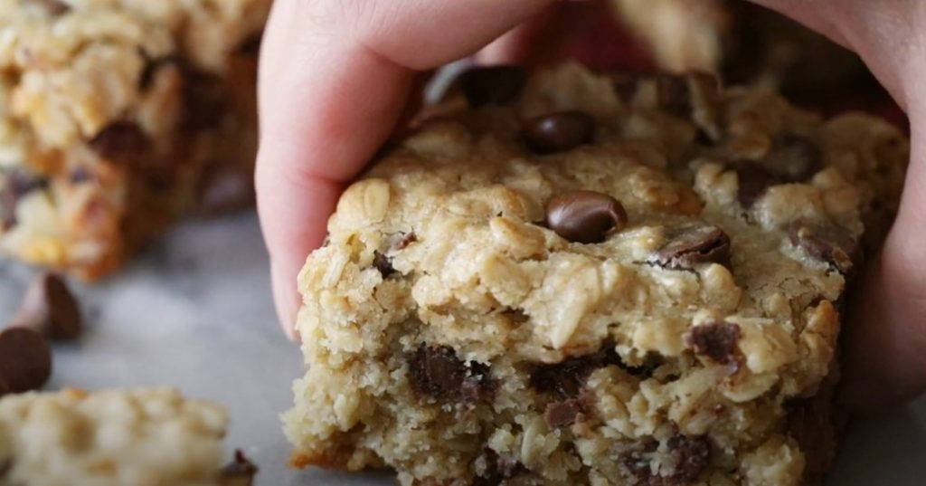 oat and chocolate chip bar cookies recipe