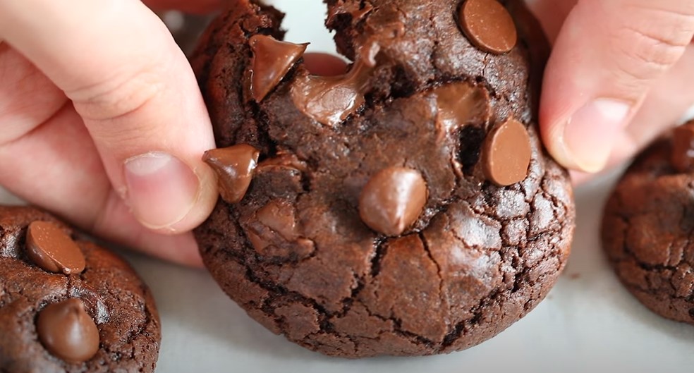 mounded chocolate cookies recipe