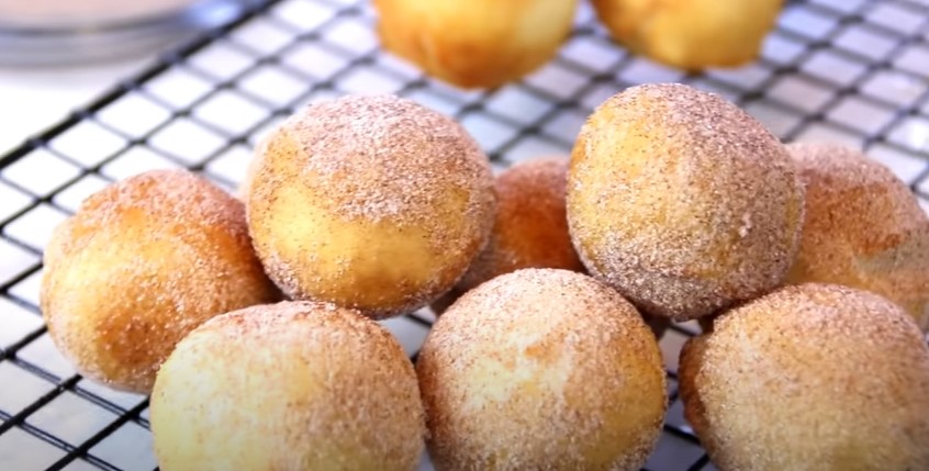 3-ingredient mini cinnamon donut holes recipe