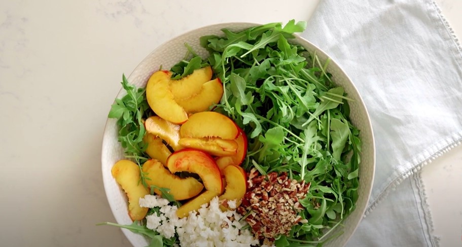 pasta salad with tomatoes, arugula, and nuts recipe