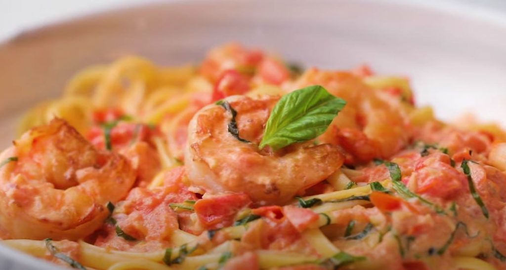 Creamy Shrimp Alfredo with Tomato and Basil Recipe