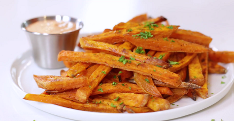 https://recipes.net/wp-content/uploads/portal_files/recipes_net_posts/2021-06/crispy-baked-sweet-potato-fries-recipe.png
