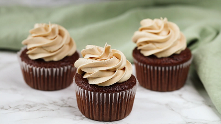 Mint-Filled Brownie Cupcakes - Handle the Heat