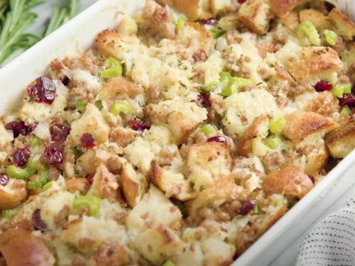 Sausage Stuffing with Fennel, Pine Nuts, and Currants Recipe