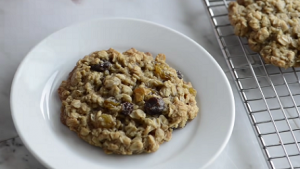 sour cream raisin cookies recipe