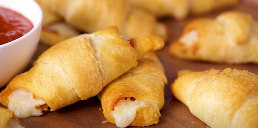 pepperoni pizza crescent rolls recipe