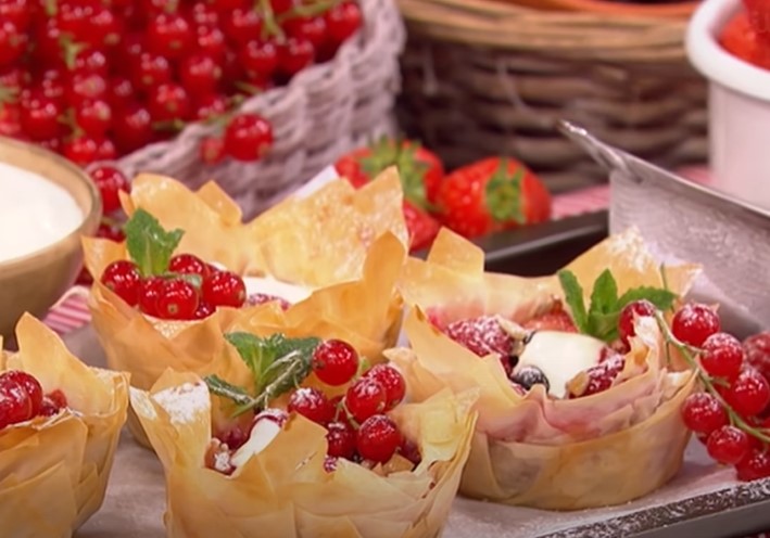 phyllo tarts with ricotta and raspberries recipe