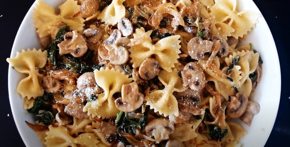 farfalle pasta with mushrooms and spinach recipe