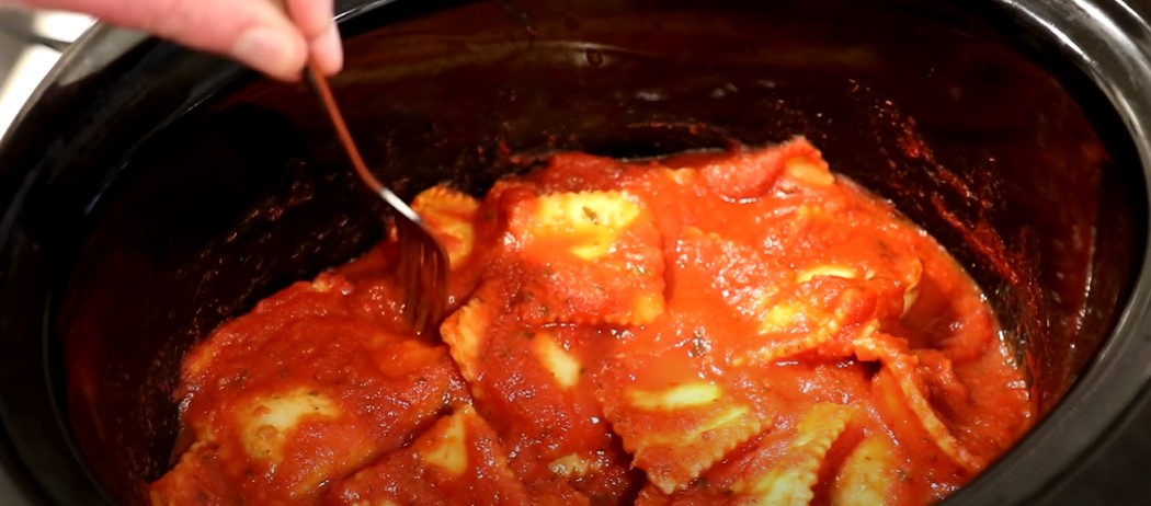 4 ingredient crockpot ravioli recipe