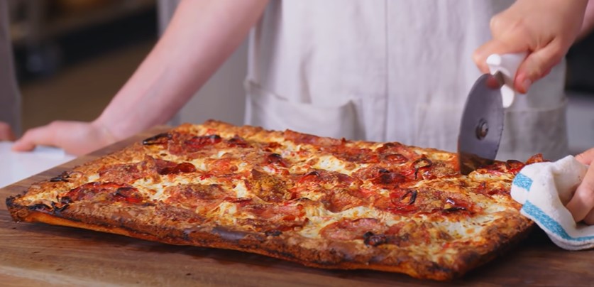 meat lovers’ sheet pan pizza recipe