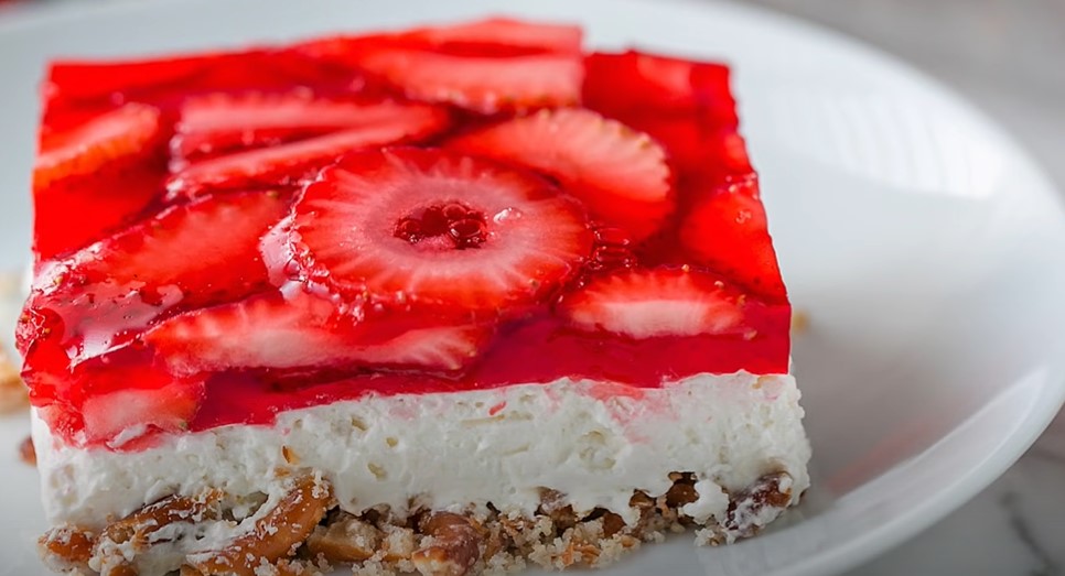 strawberry pretzel salad recipe