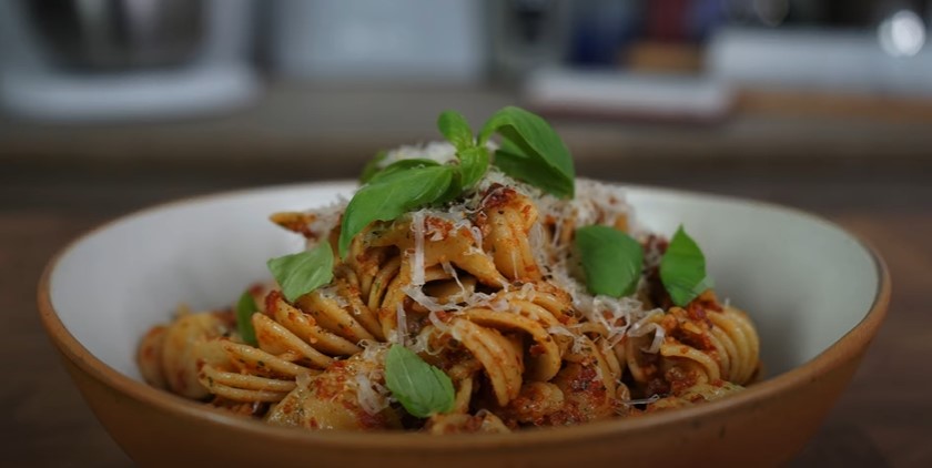 linguine with tuna and sun-dried tomatoes recipe