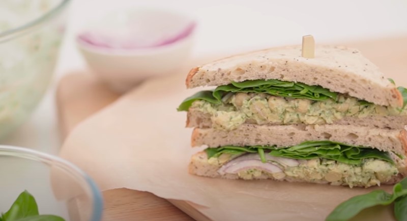 lemony broccoli, chickpea & avocado pita sandwiches recipe