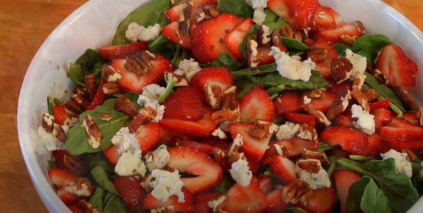spinach salad with poppy seed vinaigrette recipe