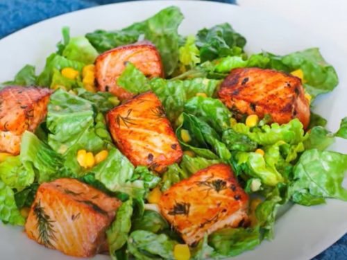 spinach salad with salmon, avocado and blueberries recipe