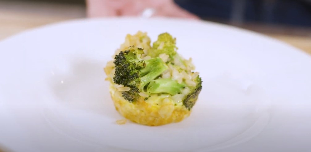 cheesy broccoli rice cups recipe