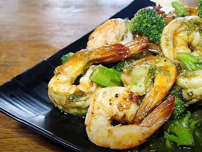 shrimp, broccoli, and dried tomatoes scampi recipe