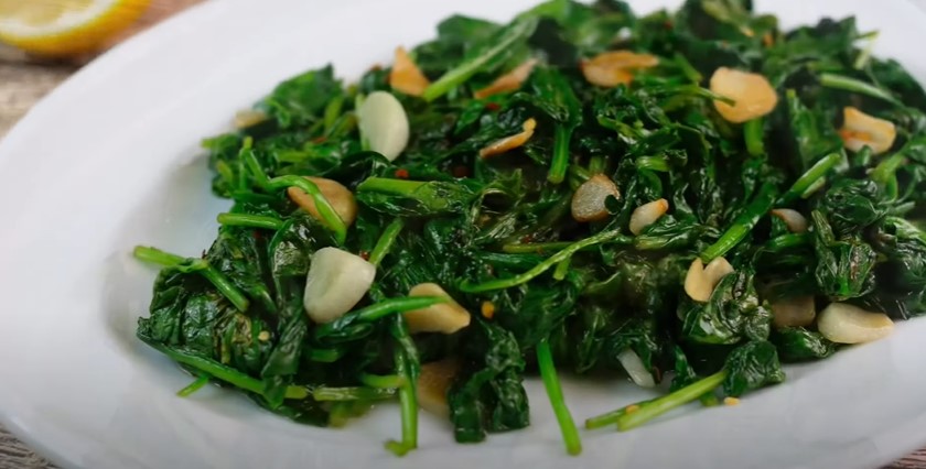 wilted baby spinach with garlic and oil recipe