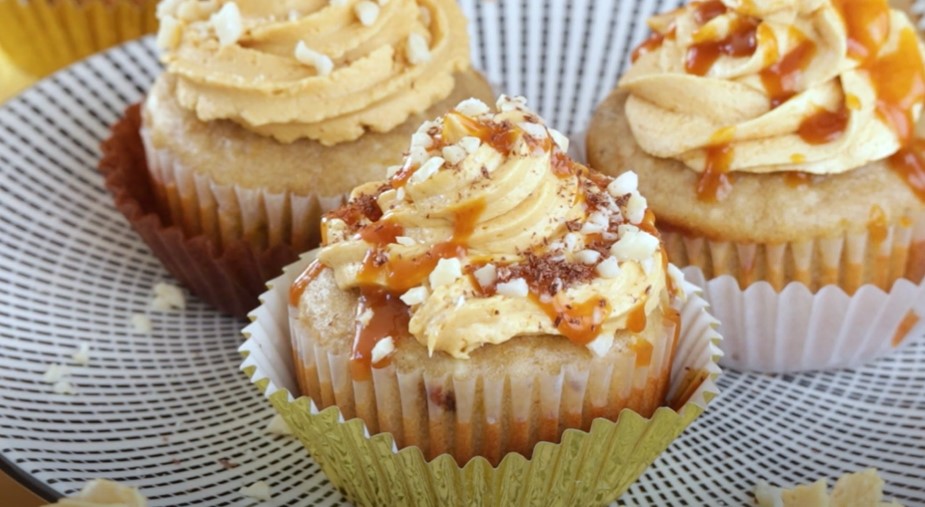 banana cupcakes with salted caramel peanut butter frosting recipe