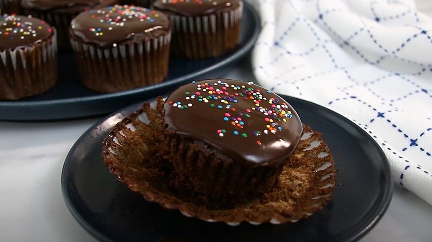 cream filled chocolate cupcakes recipe