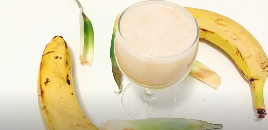 Crème de Banana Pineapple Shake Recipe