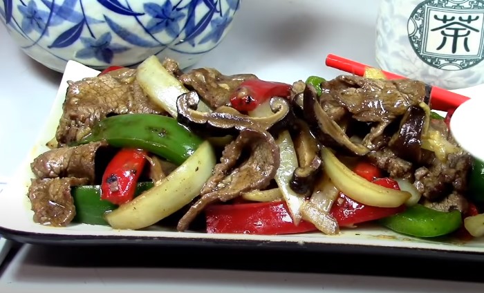 beef with red and yellow bell peppers recipe