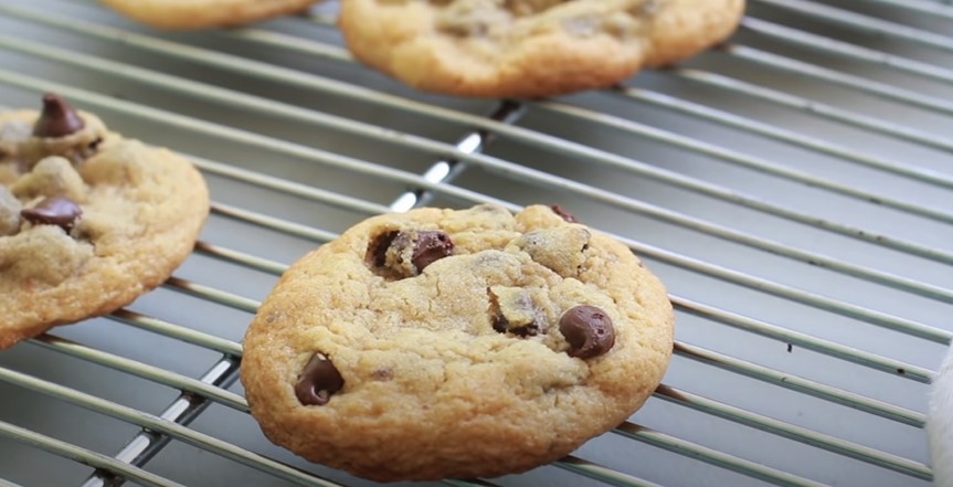 Easy Gluten-Free Chocolate Chip Cookies Recipe