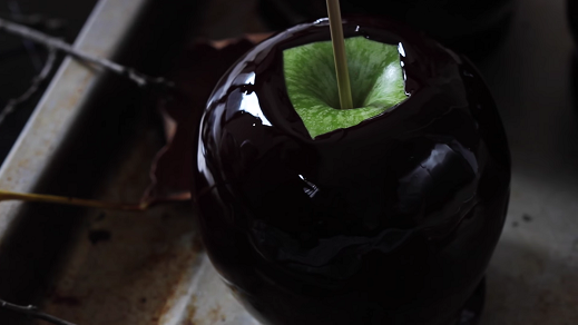 blackout candy apples recipe