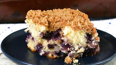 Mixed Berry Crumb Cake - Kitchen Joy