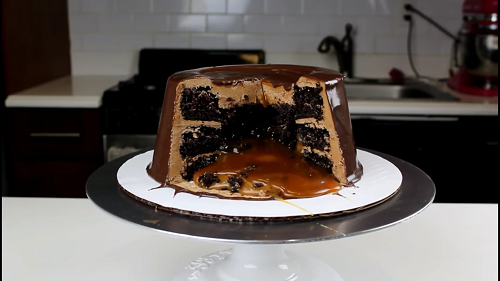 caramel rolo cake recipe