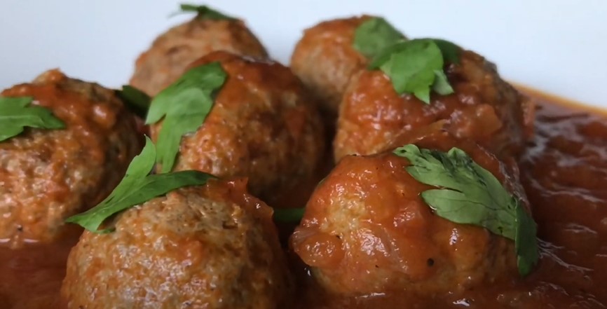 Chicken Meatballs in Tomato Sauce Recipe