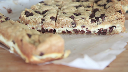 chocolate chip cookie cheesecake bars recipe