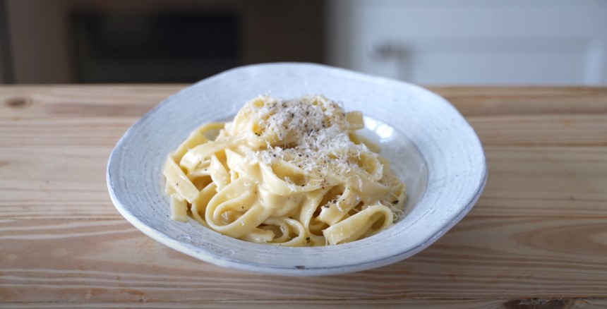 homemade alfredo sauce with heavy cream