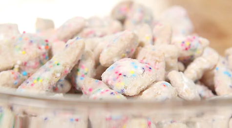 cupcake puppy chow recipe