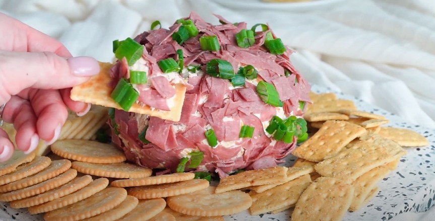 Easy Chipped Beef Cheese Ball Recipe