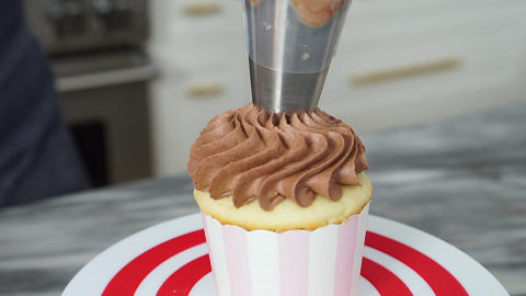 easy chocolate buttercream frosting recipe