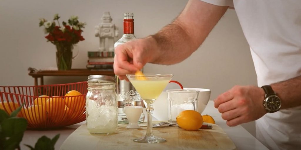 Lemon Drop Martini Recipe -only 3 minutes and 3 easy ingredients!