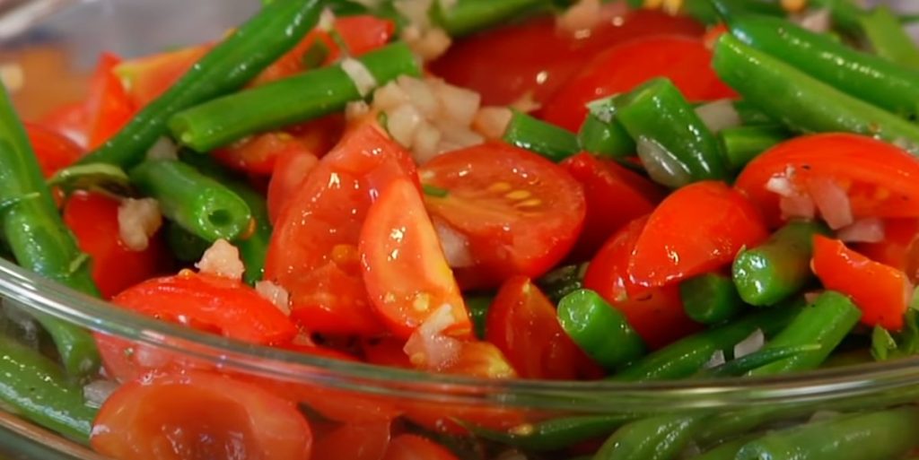 Green Bean-Tomato Salad with Herbs Recipe