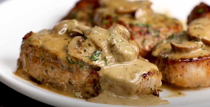 Herbed Pork Chops in Mushroom Sauce Recipe