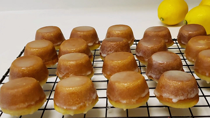 Mini Lemon Drop Cakes {Topped With a Lemon Glaze!}