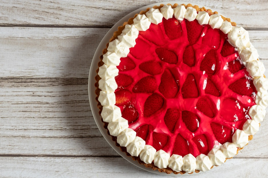 no bake chocolate strawberries and cream pie