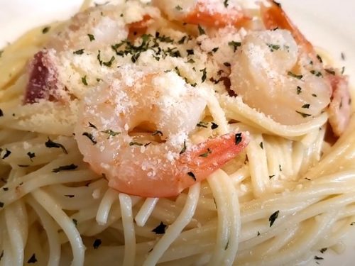 Pink Shrimp with Bacon and Onions Pasta Recipe