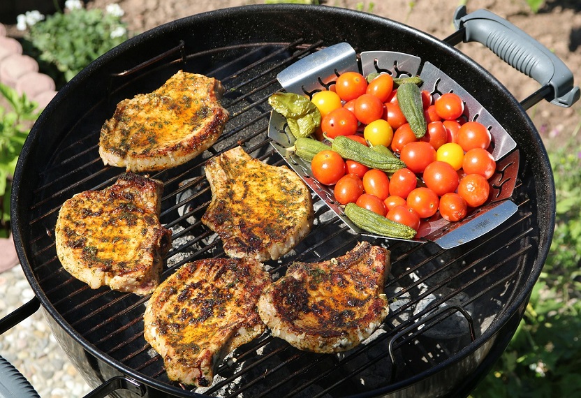 Ranch Pork Chops Recipe - BBQ & Grilled Recipe - Grilled pork chops seasoned with ranch powder