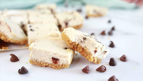 skinny chocolate chip cheesecake bars recipe